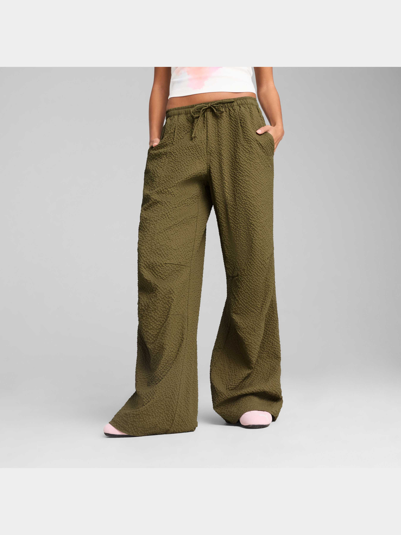 Спортивні штани PUMA Yona Parachute Pants модель 629423 Спортивні штани PUMA Yona Parachute Pants модель 629423 Фото