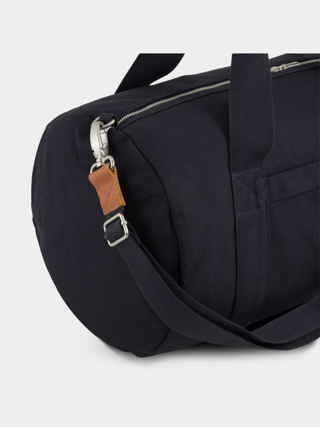 Сумка PUMA Mmq Barrel Bag модель 091196 Сумка PUMA Mmq Barrel Bag модель 091196 Фото