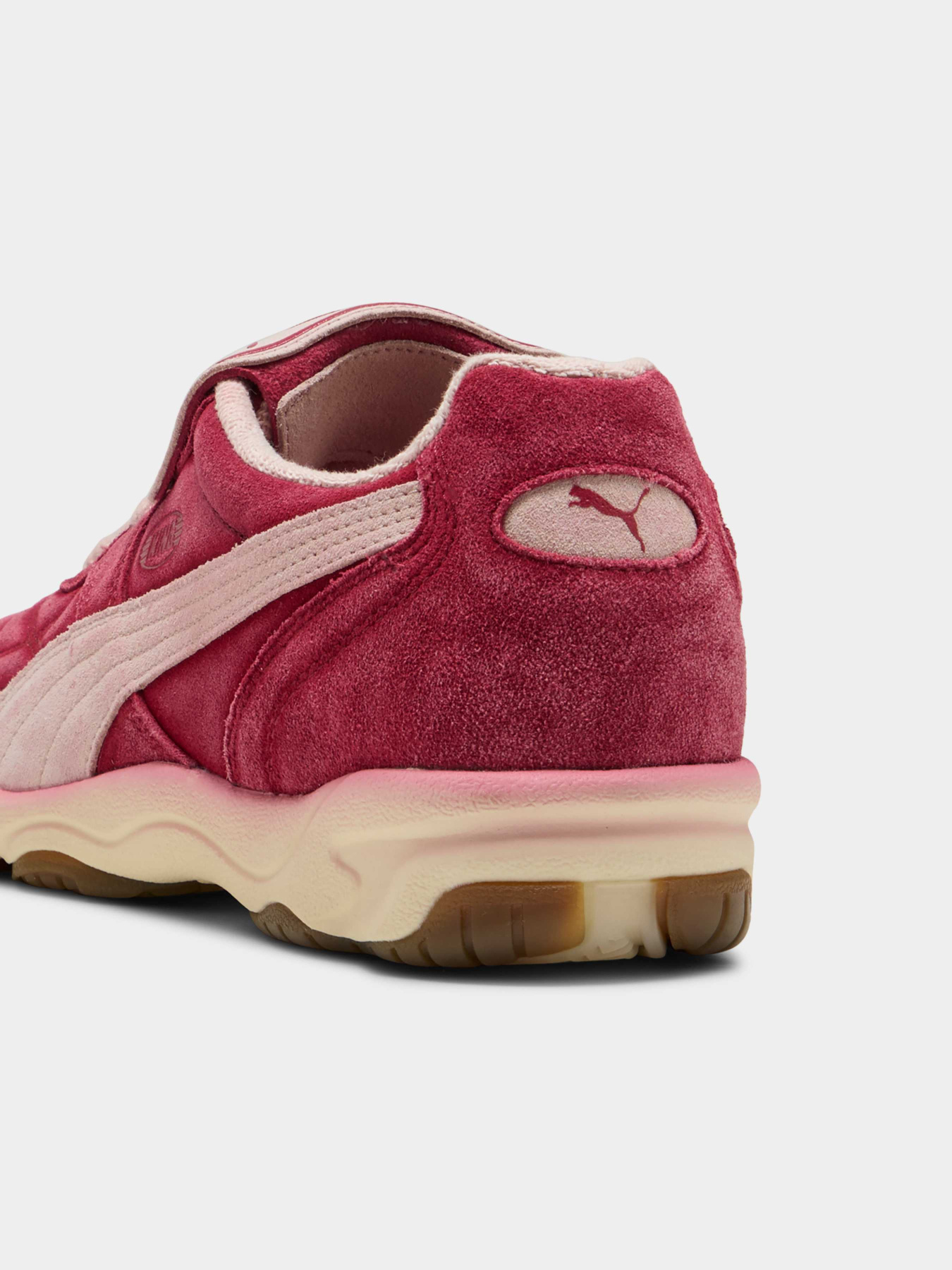 Кросівки PUMA King Indoor The Neverworn V модель 402250 Фото