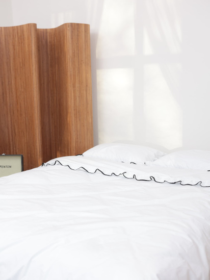 BedclozZzes ­Комплект постільної білизни з тканини ранфорс білого кольору з рюшами та чорним кантом модель 16357 — фото 3 - INTERTOP