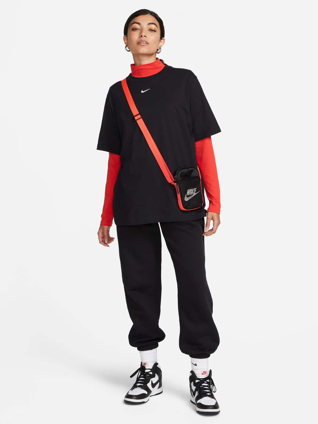 Футболка NIKE модель FD4149.010 Футболка NIKE модель FD4149.010 Фото