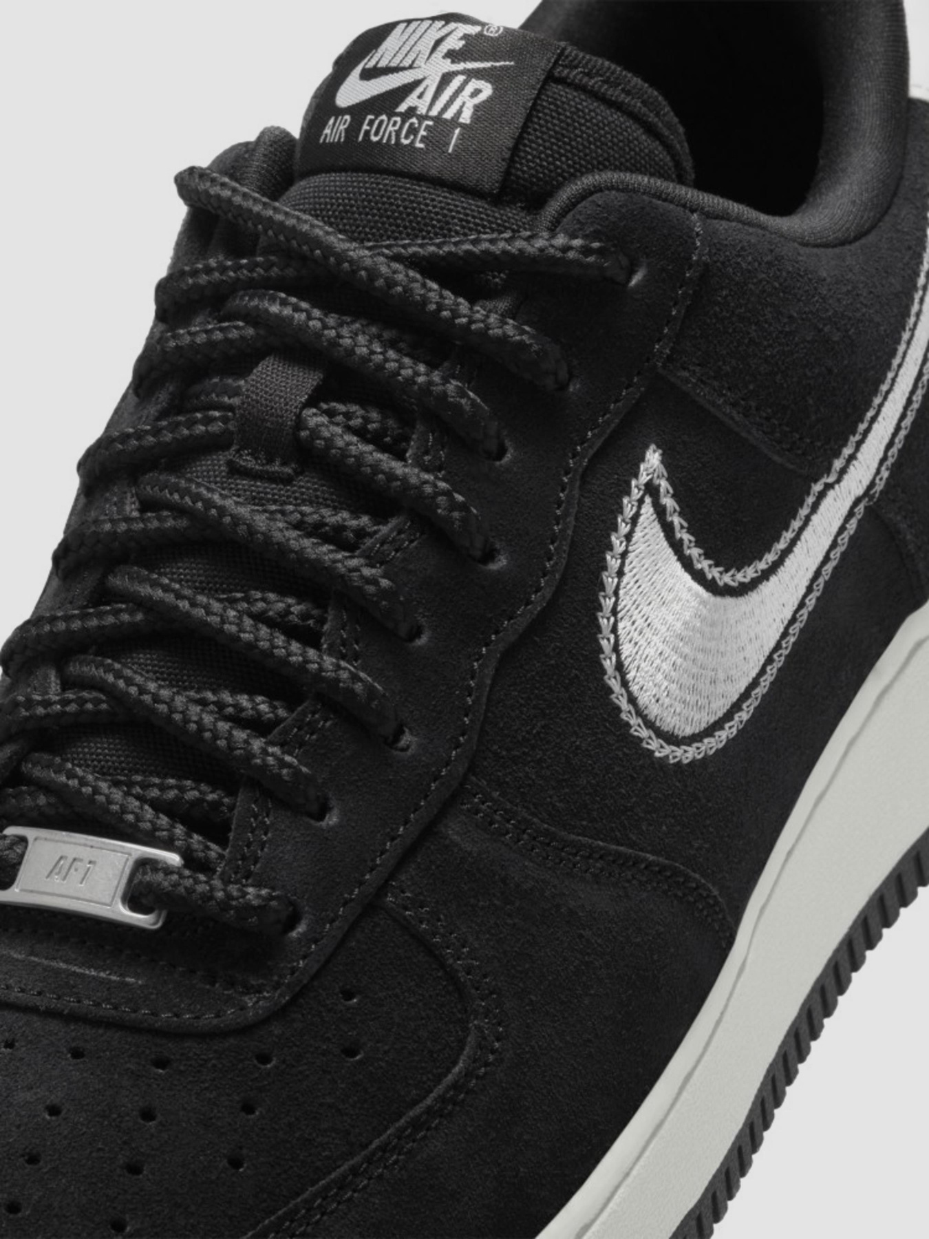 Кроссовки повседневные NIKE КроAir Force 1 07 Lv8 модель HJ4465-001 Фото