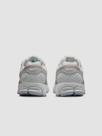 Кросівки NIKE Zoom Vomero 5 модель HQ0458-001 Фото