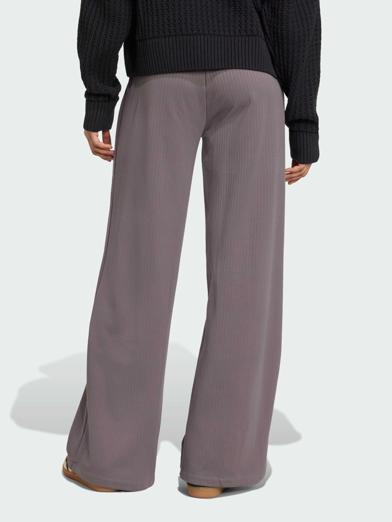 Повседневные штаны Adidas модель JV7485 Повседневные штаны Adidas модель JV7485 Фото