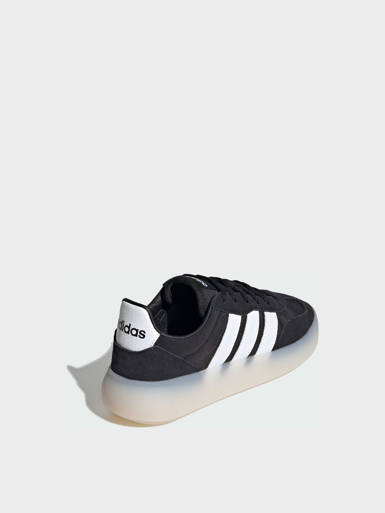 Кросівки Adidas модель JR0762 Фото
