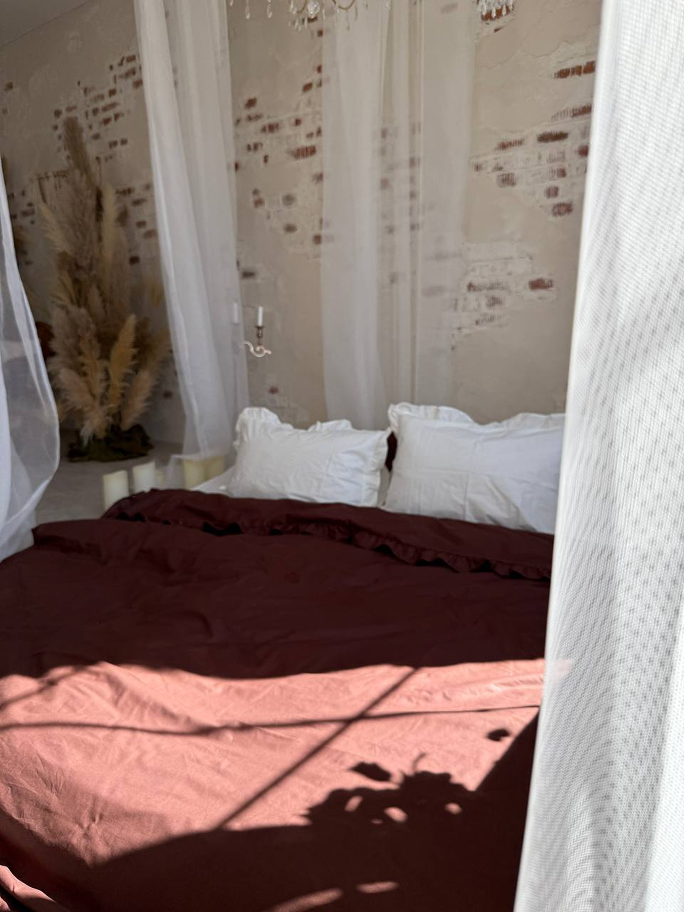 Комплект постільної білизни з тканини ранфорс білий+шоколад з рюшами BedclozZzes модель 15422 Фото