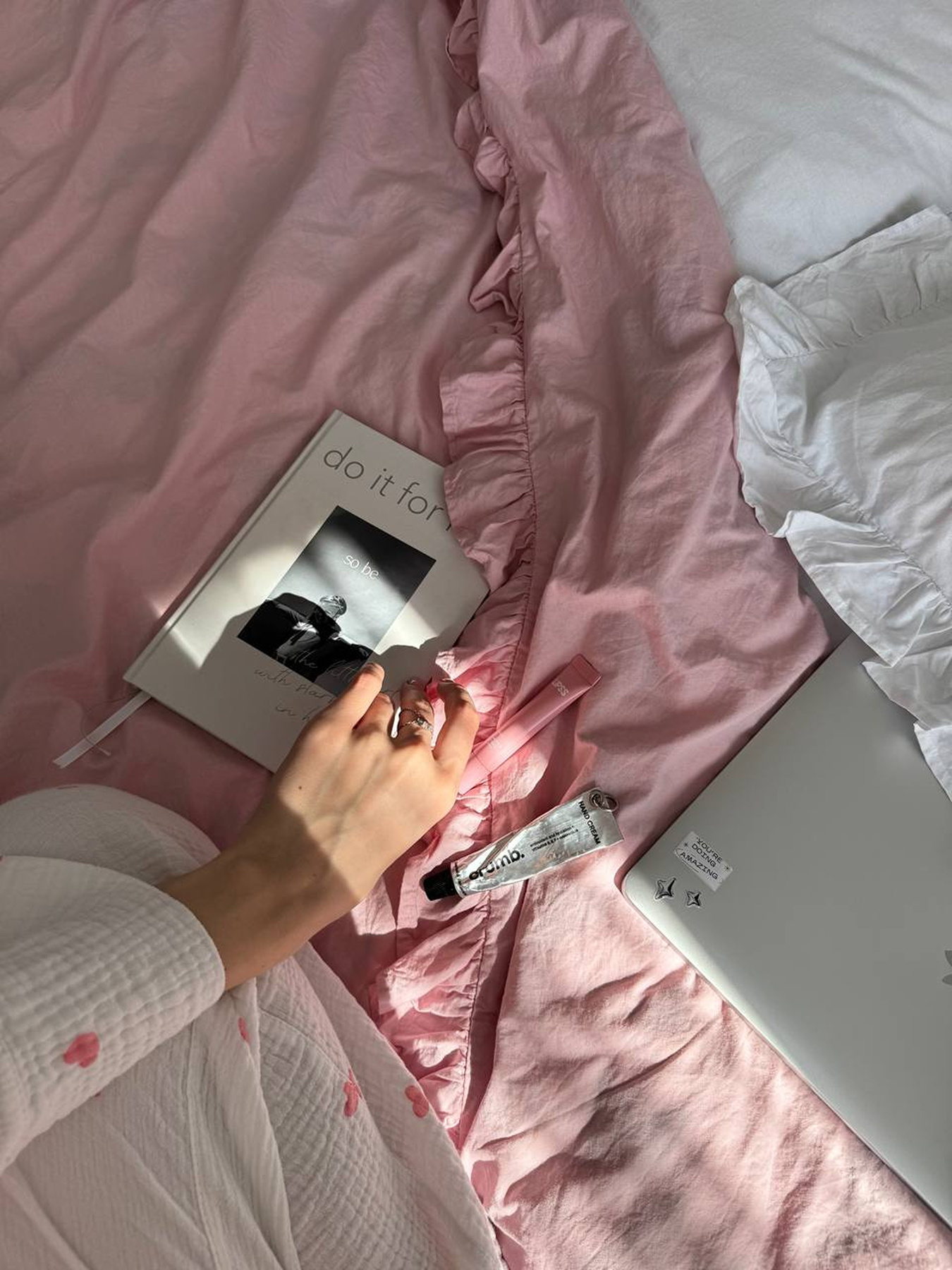 Комплект постельного белья из ткани ранфорс белый+розовый с рюшами. BedclozZzes модель 15241 Фото