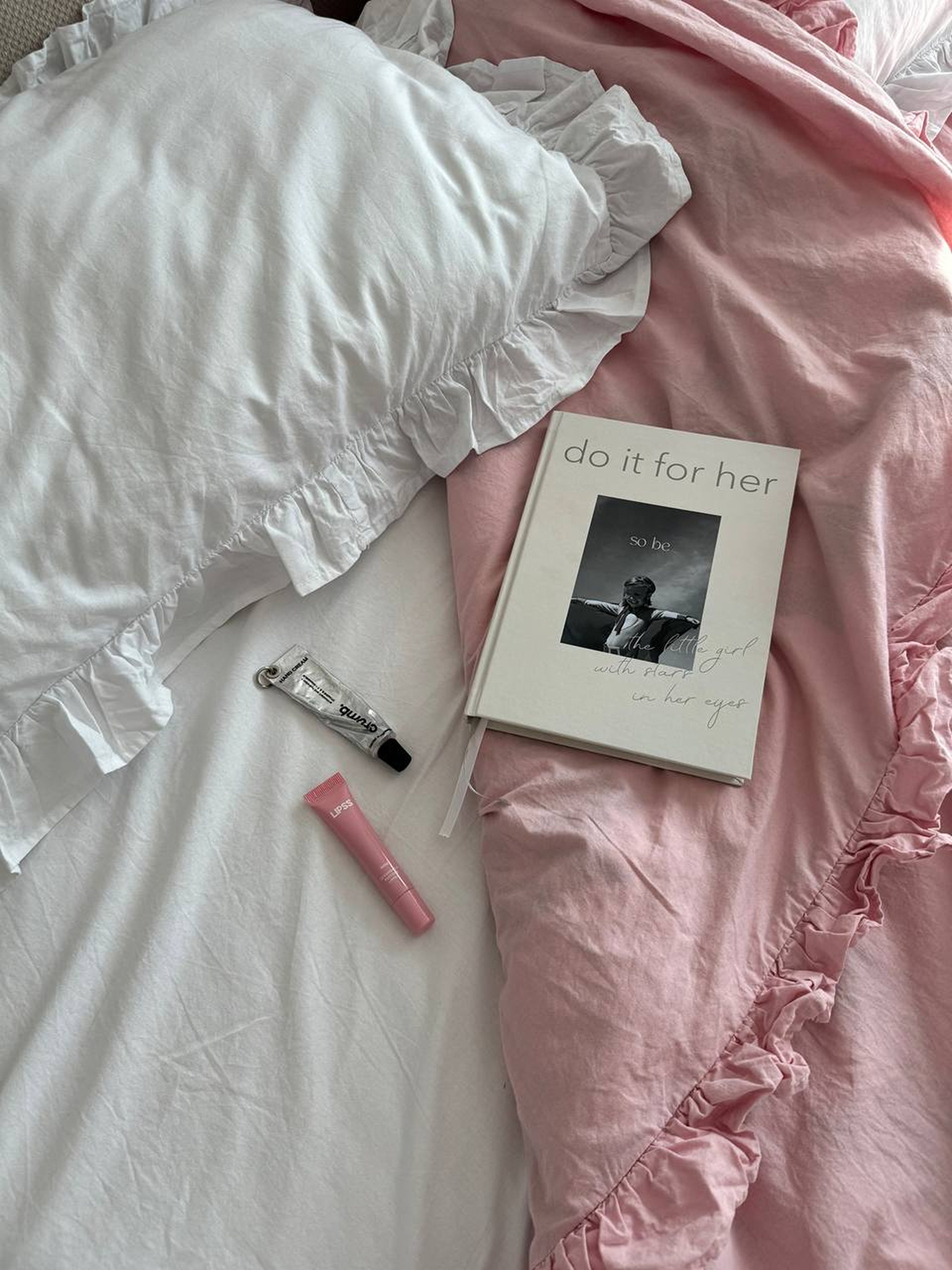 Комплект постельного белья из ткани ранфорс белый+розовый с рюшами. BedclozZzes модель 15241 Фото