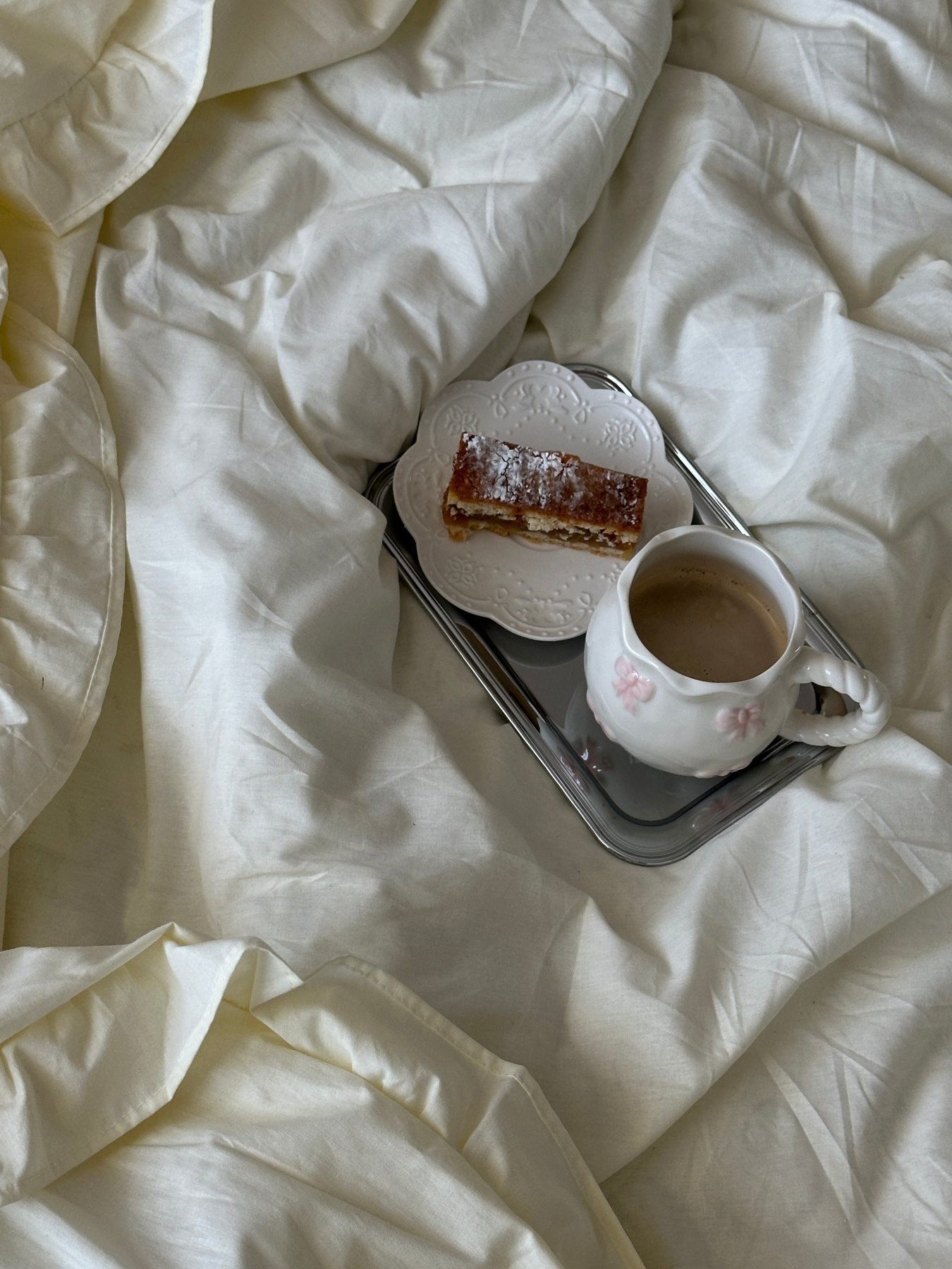 Комплект постельного белья из ткани ранфорс масло с рюшами. BedclozZzes модель 13466 Фото