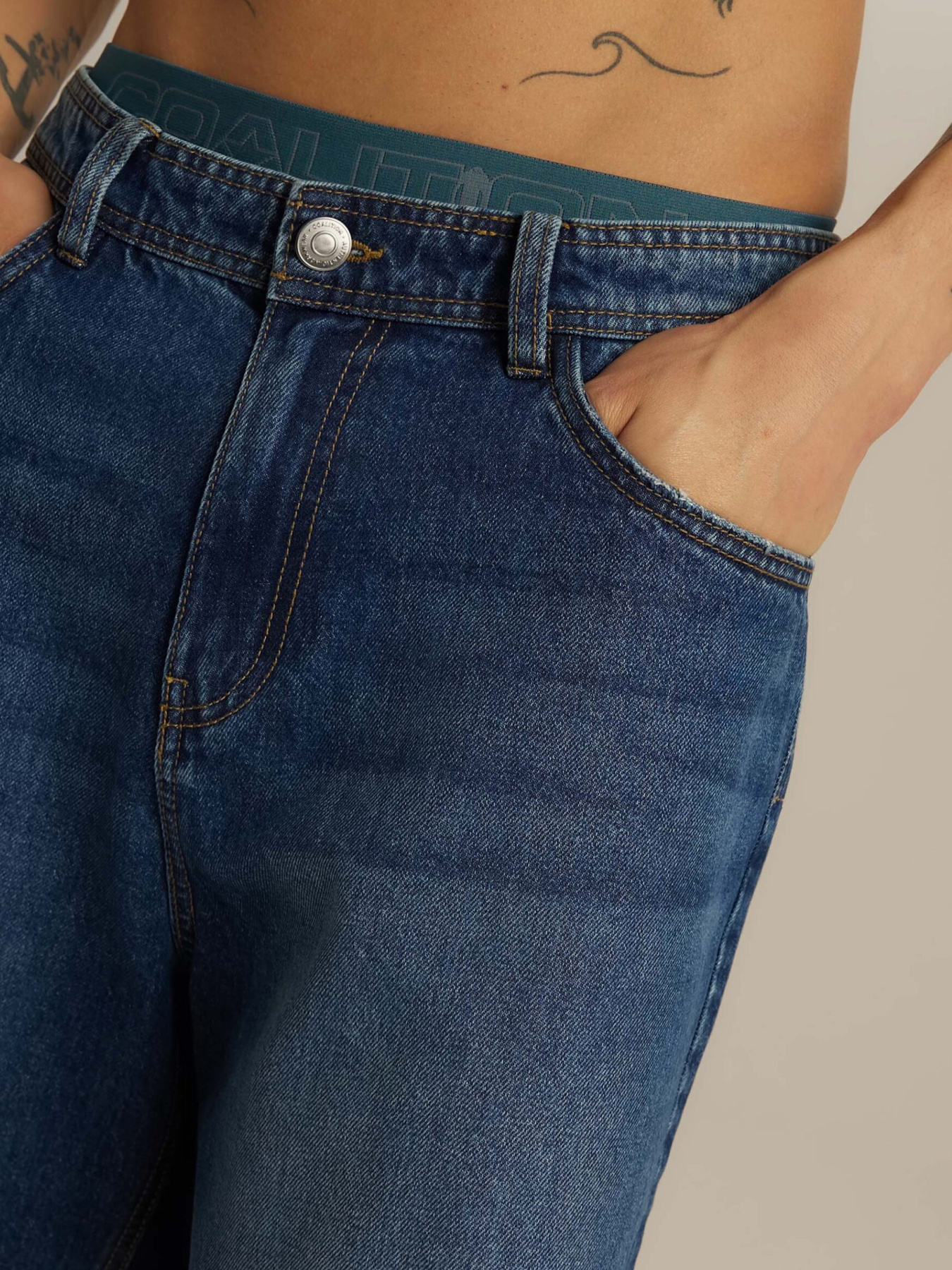 Шорти джинсові DIVERSE модель 10047186 Фото