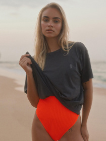 Футболка DIVERSE модель 10047119 Фото