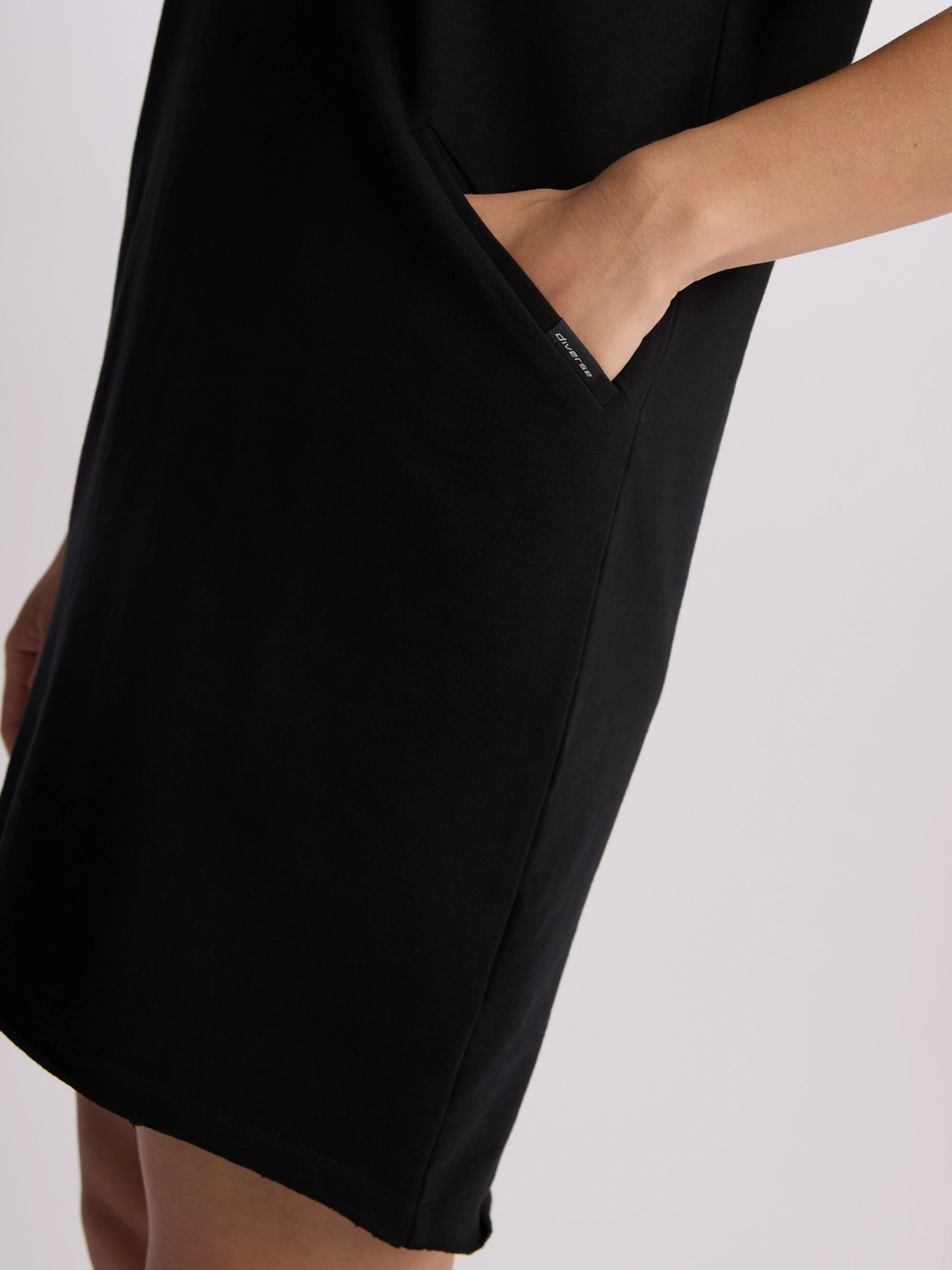 Платье мини DIVERSE модель 10046977 Платье мини DIVERSE модель 10046977 Фото