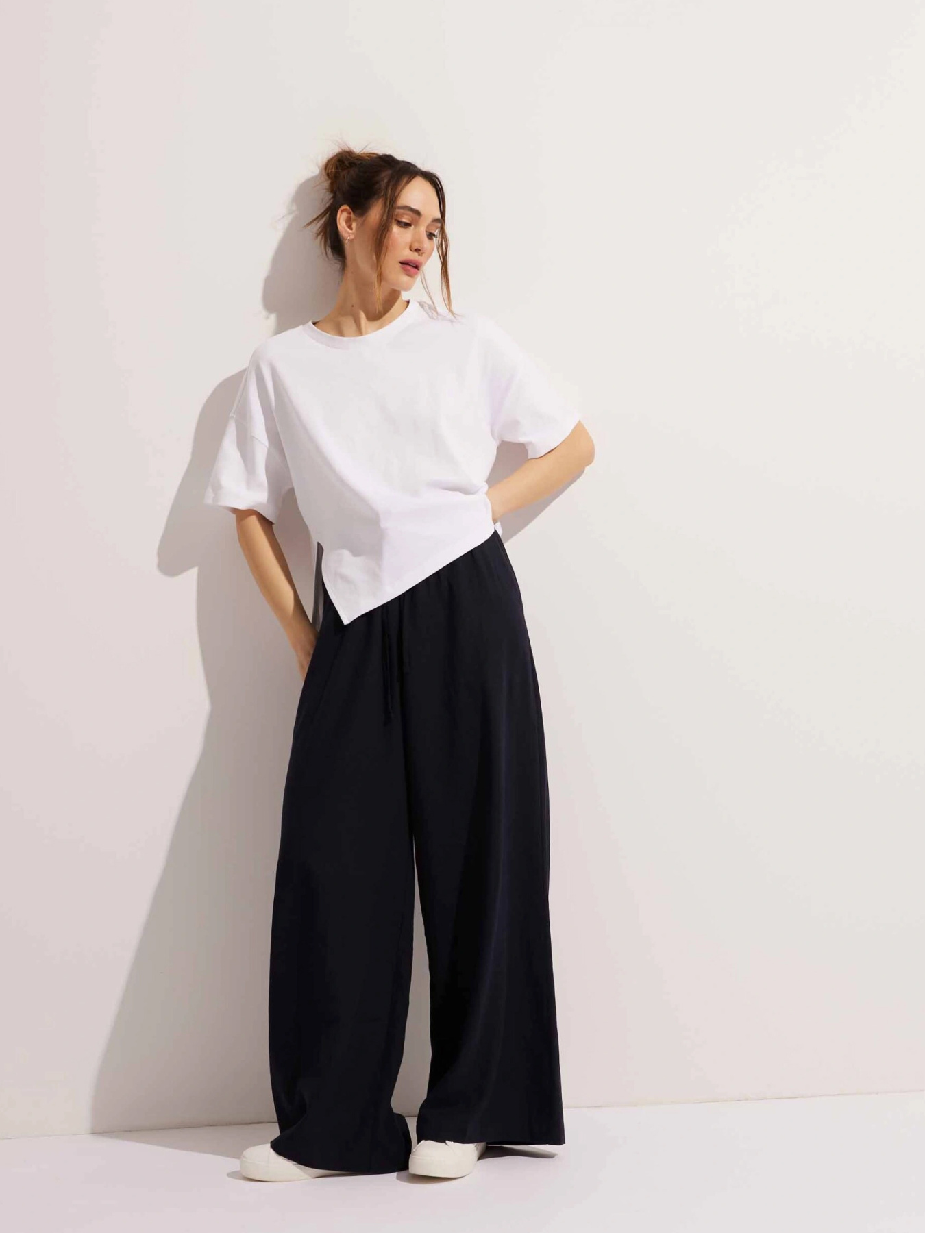 Повседневные штаны DIVERSE модель 10046956 Фото