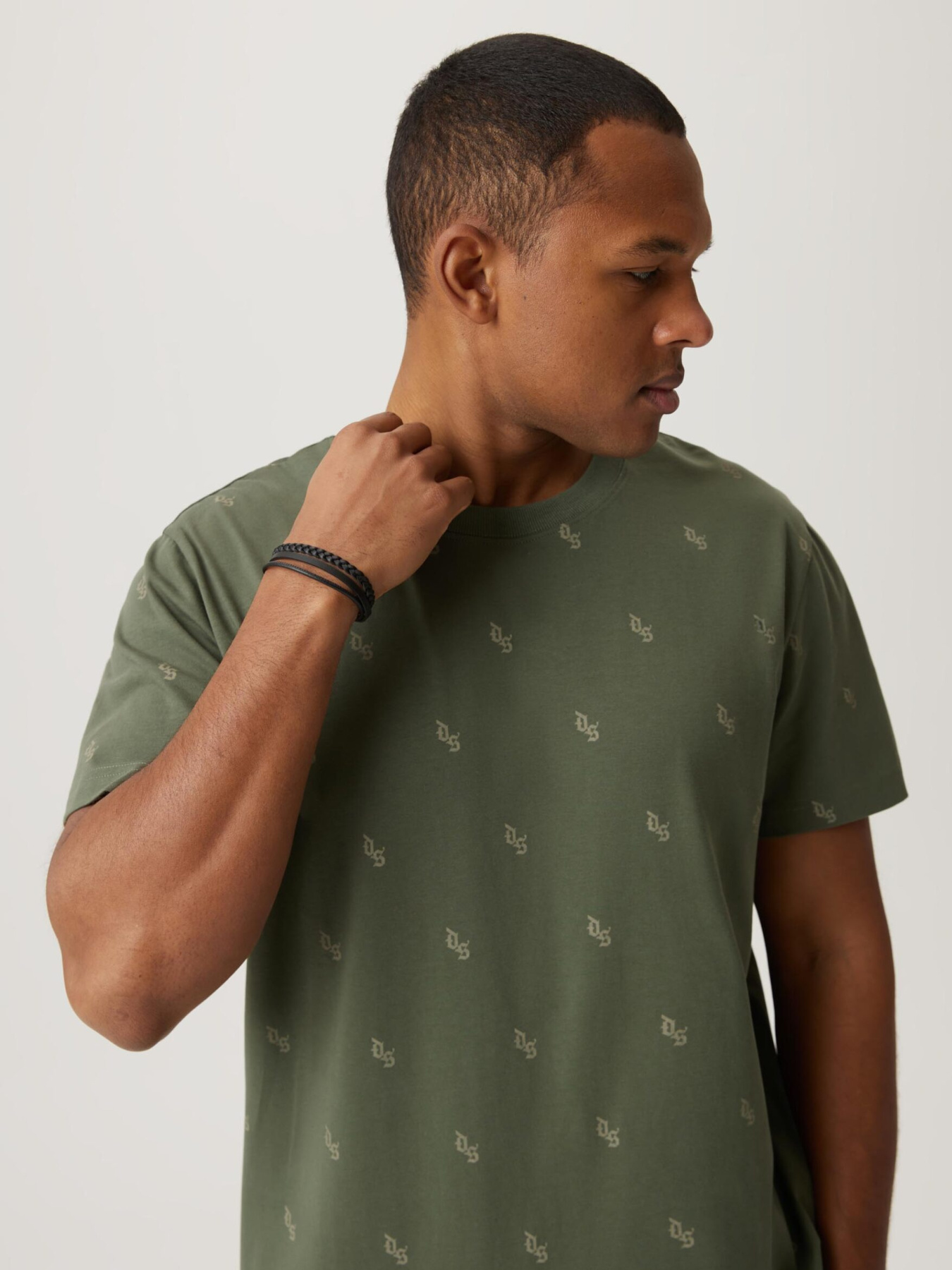 Футболка DIVERSE модель 10046933 Фото