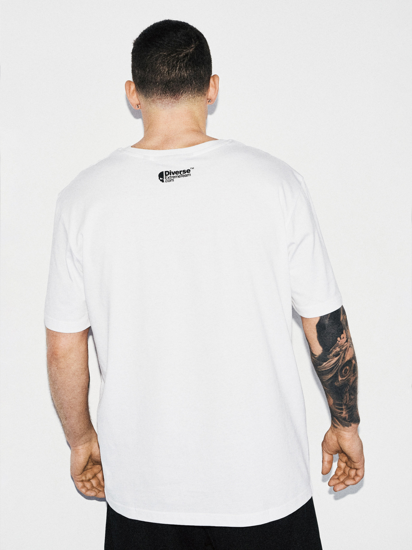 Футболка DIVERSE модель 10046904 Фото