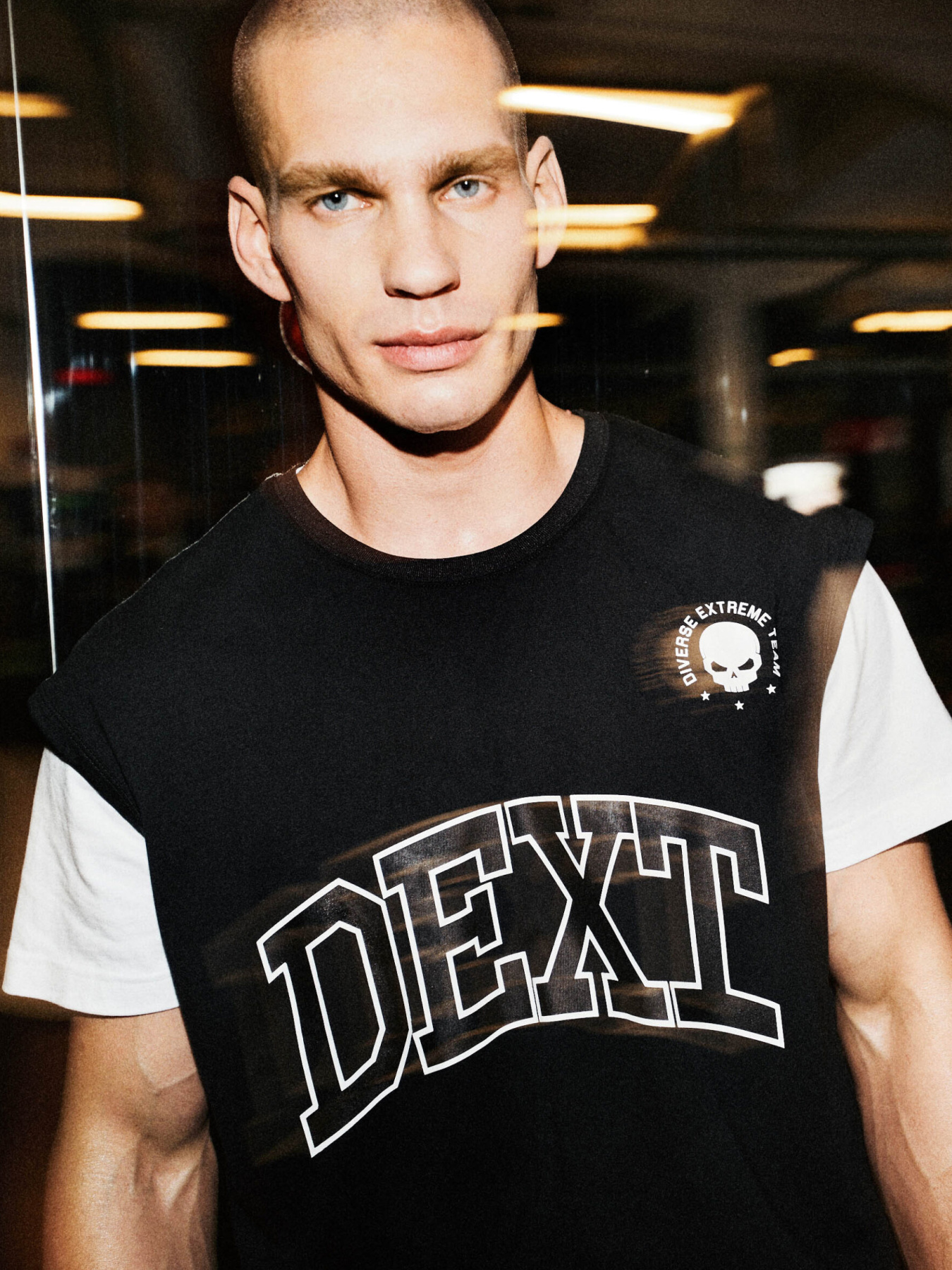 Футболка DIVERSE модель 10046902 Фото