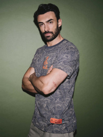 Футболка DIVERSE модель 10046896 Фото