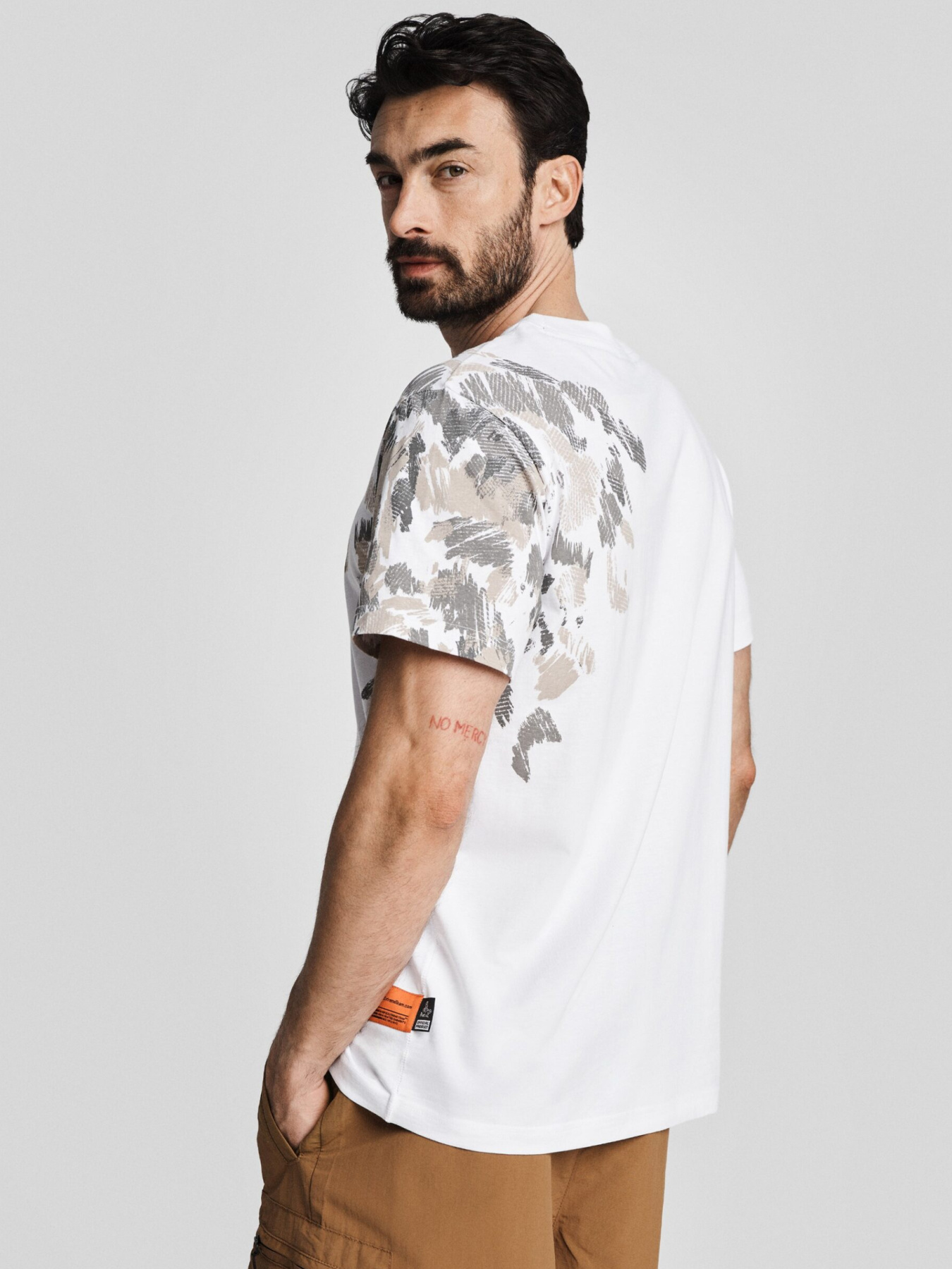 Футболка DIVERSE модель 10046894 Фото