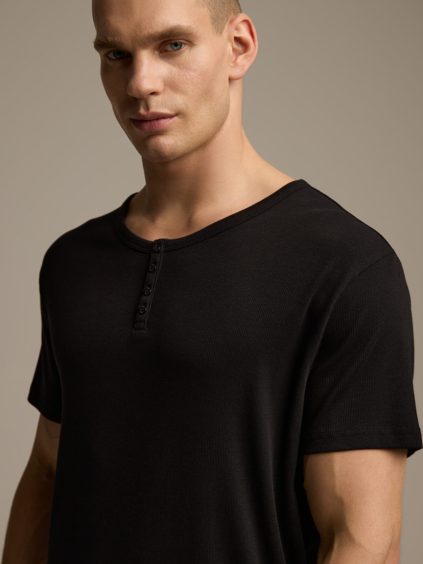 Футболка DIVERSE модель 10046868 Фото