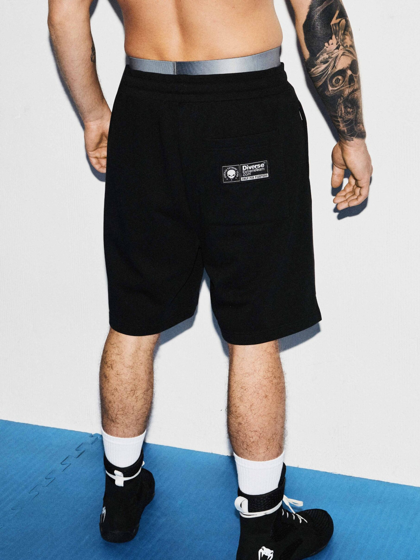 Шорти спортивні DIVERSE модель 10046823 Фото