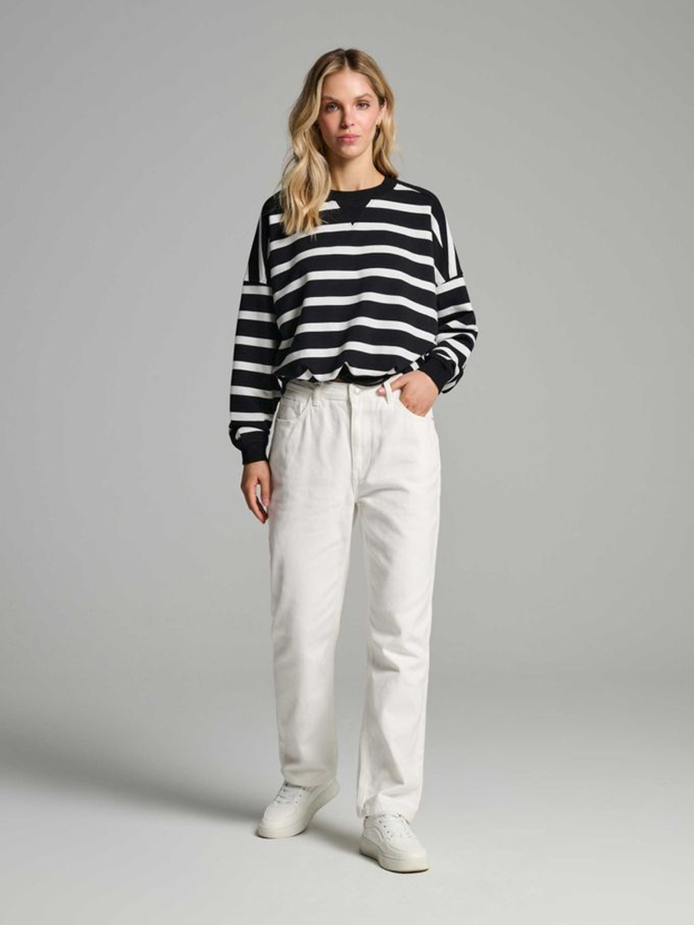 Свитшот DIVERSE модель 10046631 Фото