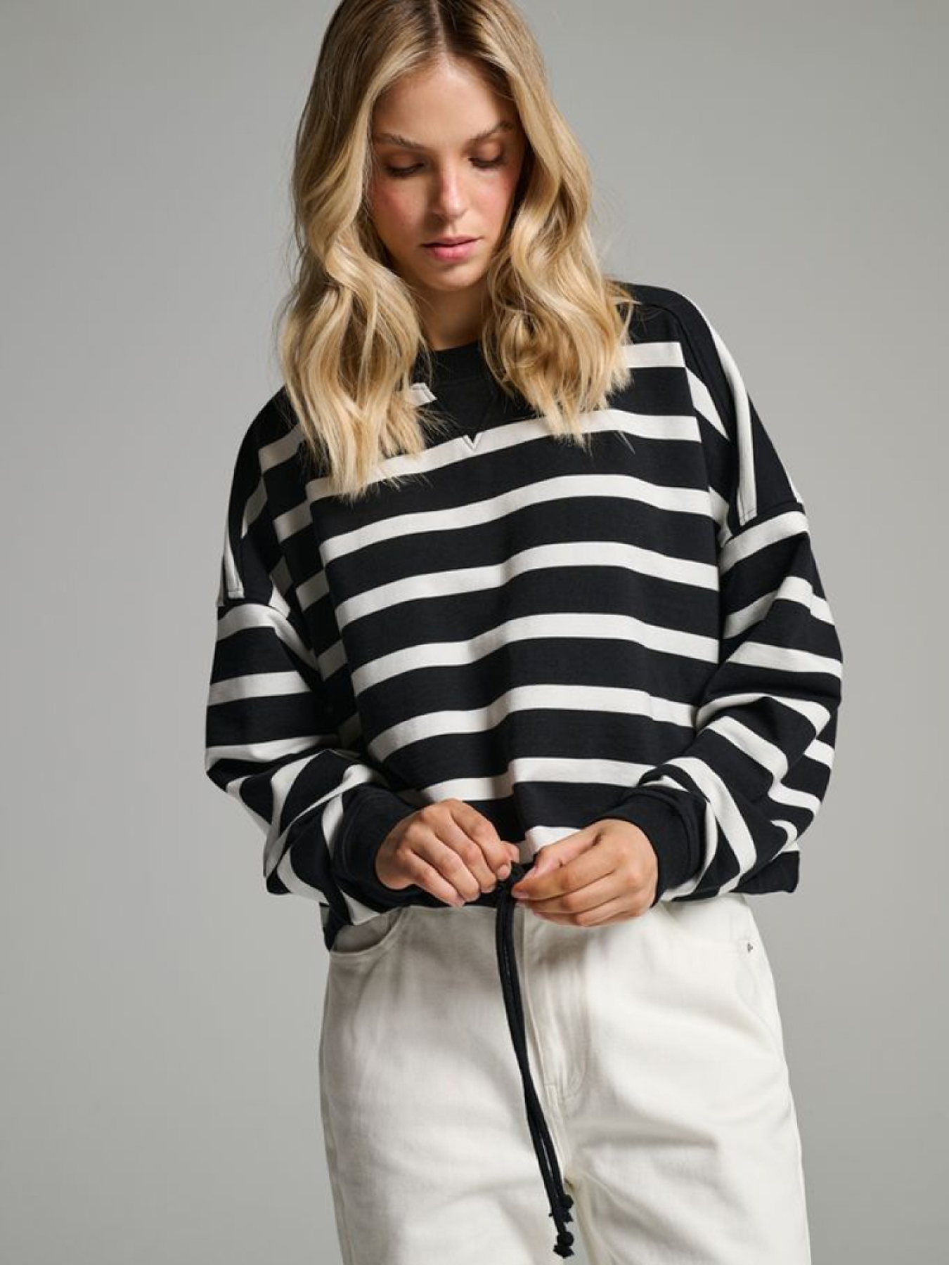 Свитшот DIVERSE модель 10046631 Фото