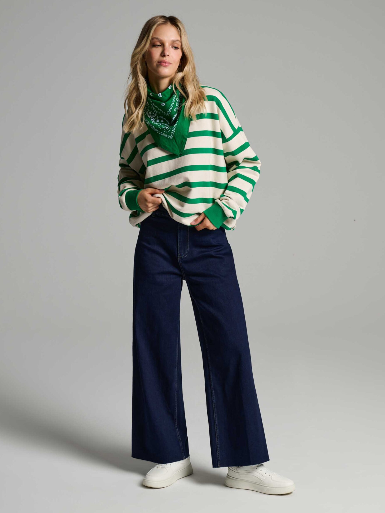 Свитшот DIVERSE модель 10046626 Фото