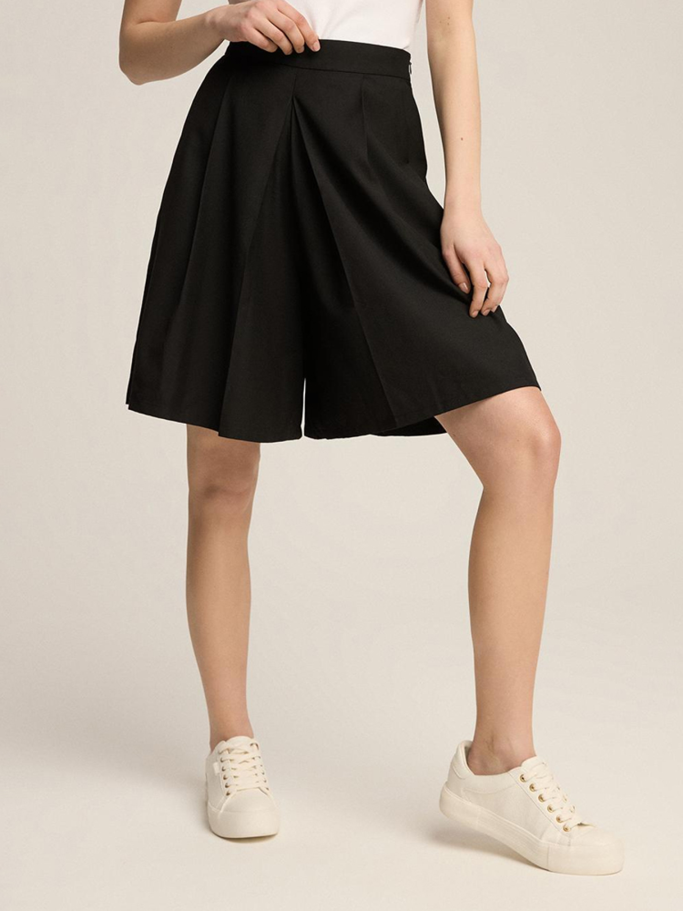 Повседневные шорты DIVERSE модель 10046611 Фото