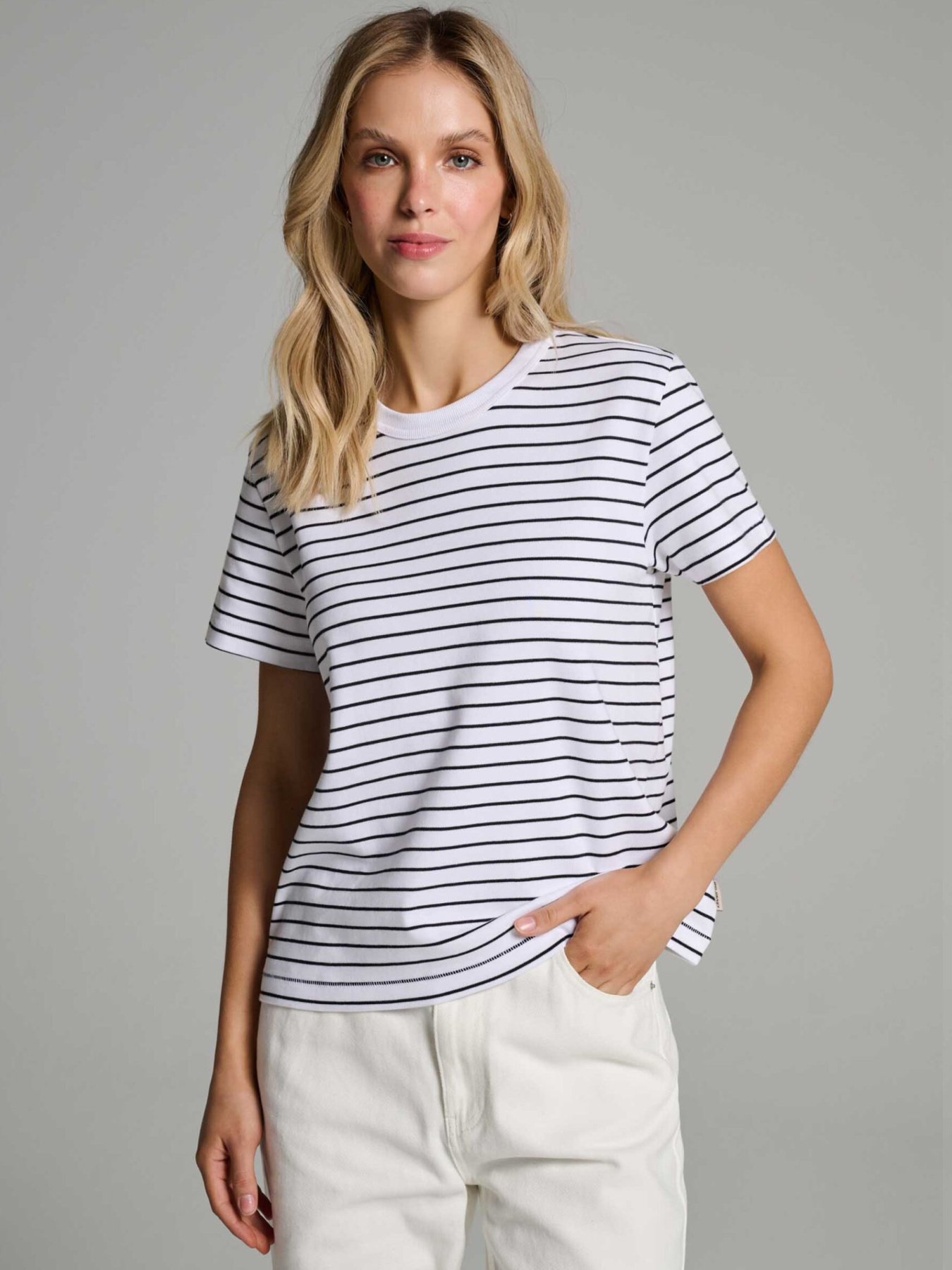 Футболка DIVERSE модель 10046510 Фото