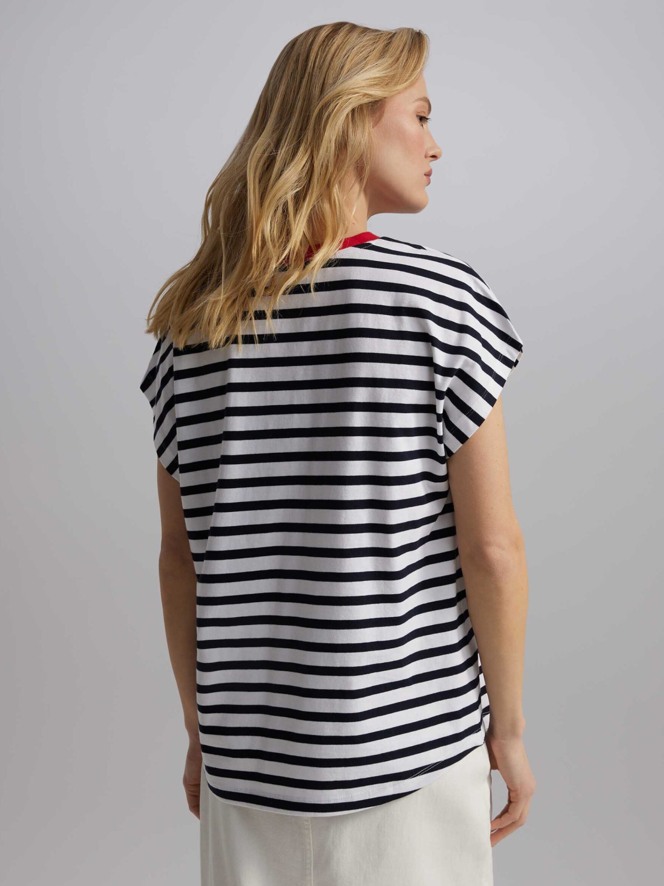 Футболка DIVERSE модель 10046497 Фото