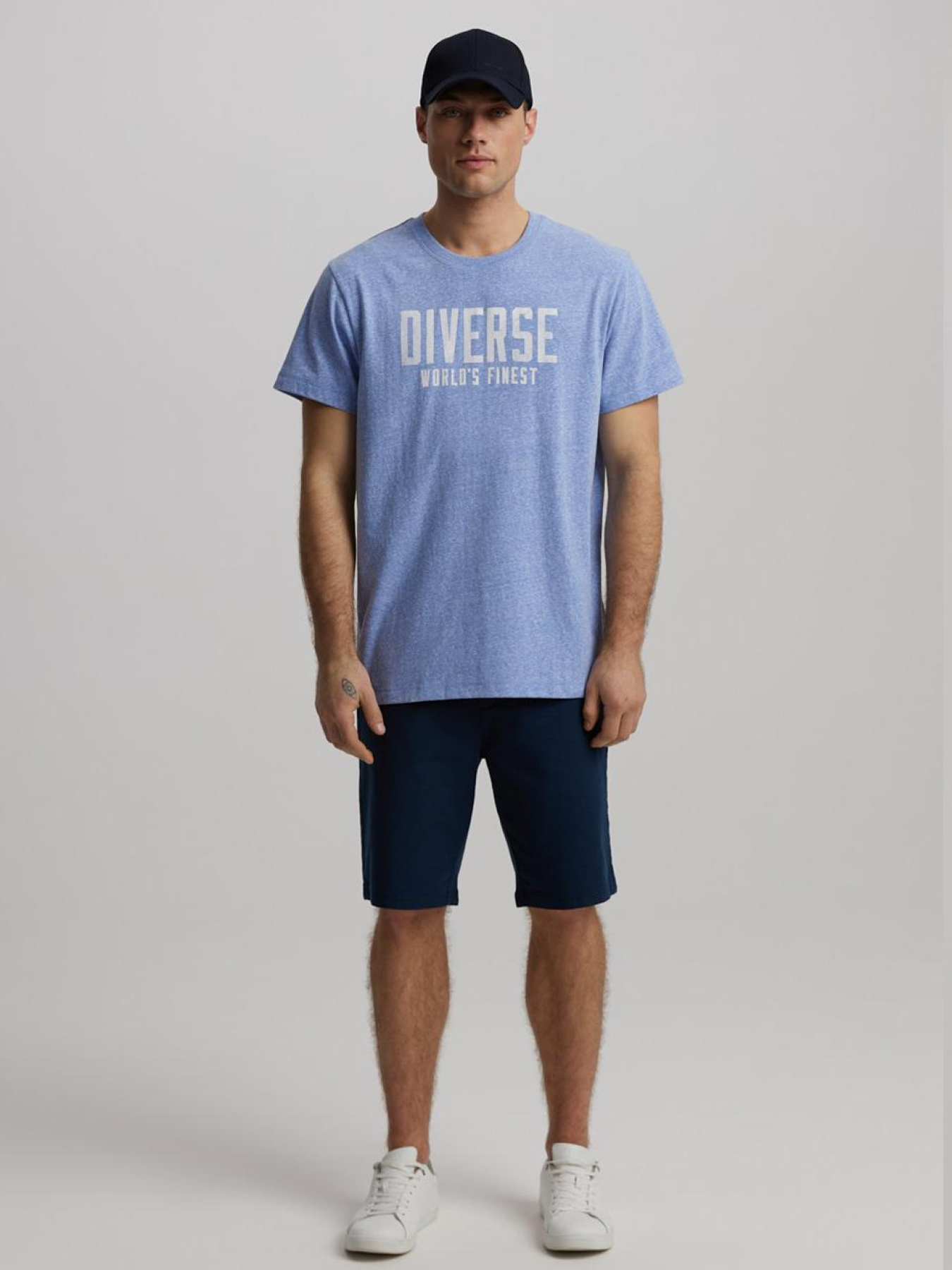 Футболка DIVERSE модель 10046415 Фото