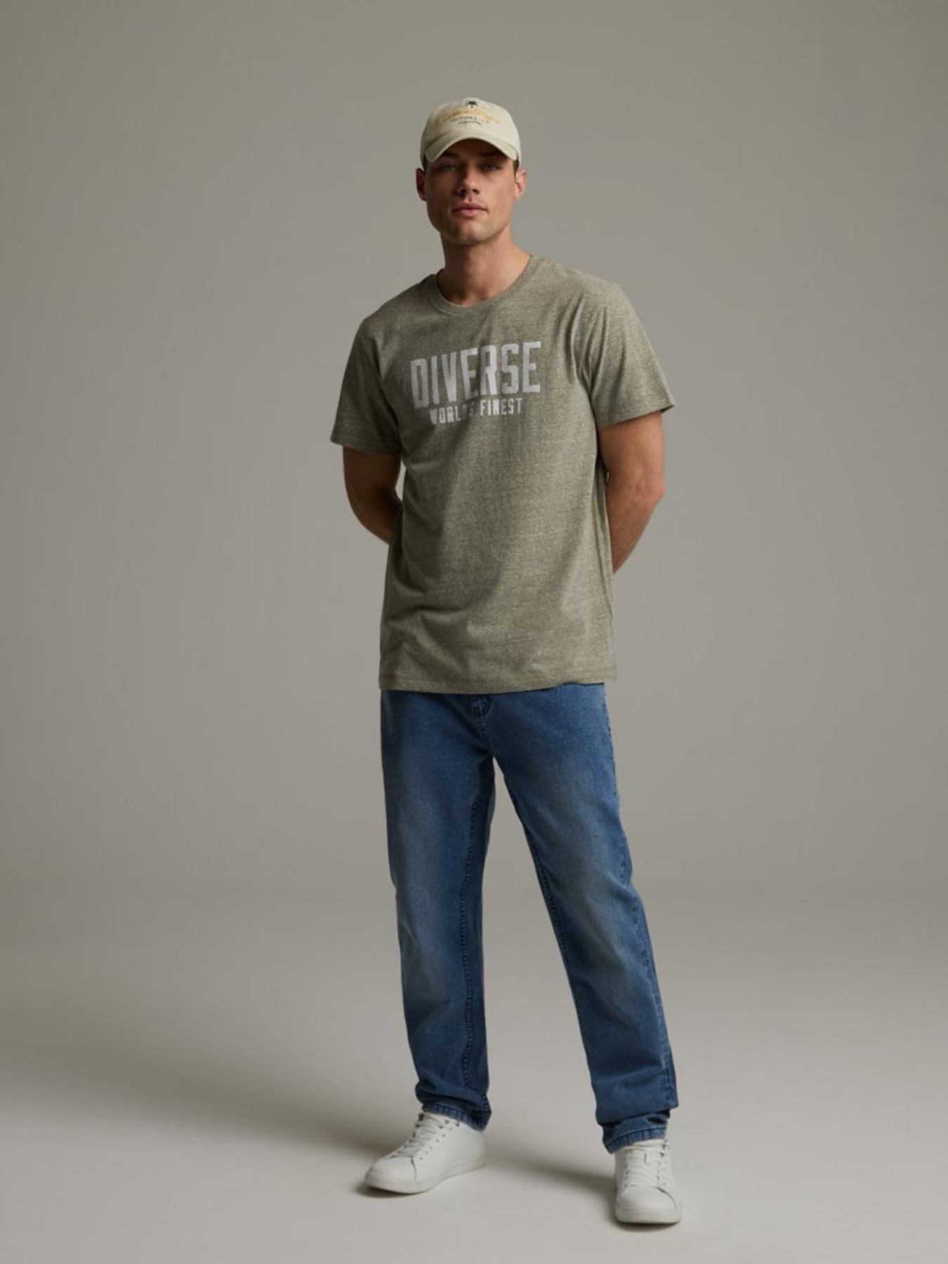 Футболка DIVERSE модель 10046415 Фото