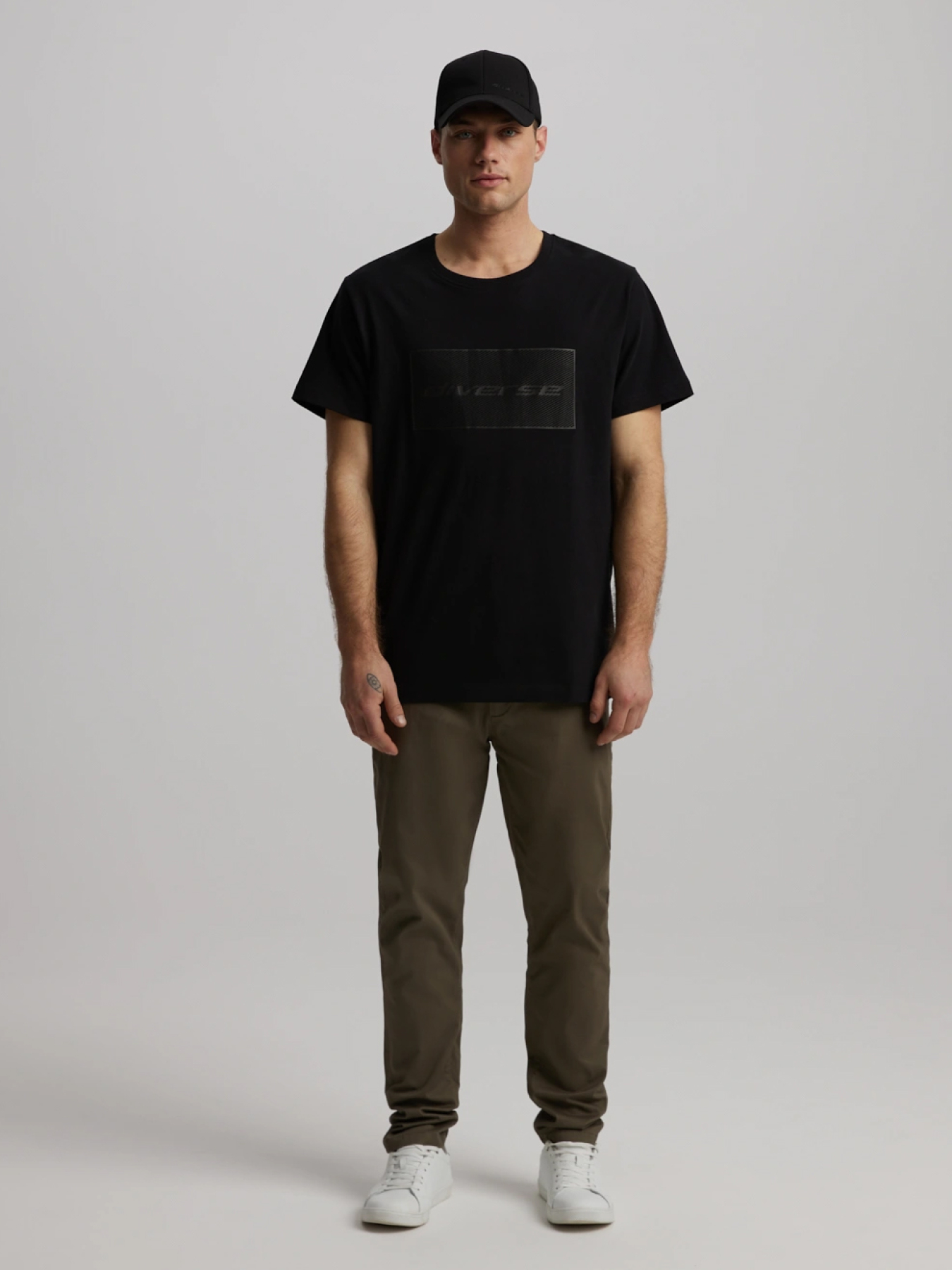 Футболка DIVERSE модель 10046408 Фото