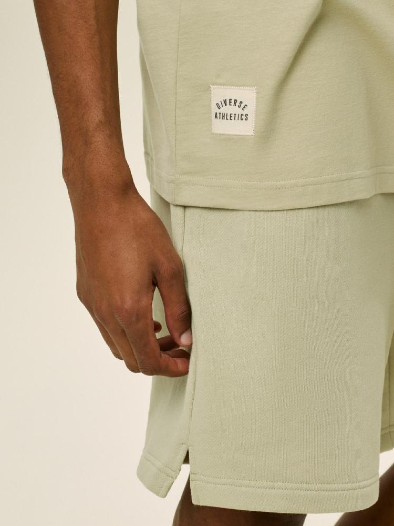 Футболка DIVERSE модель 10043943 Фото