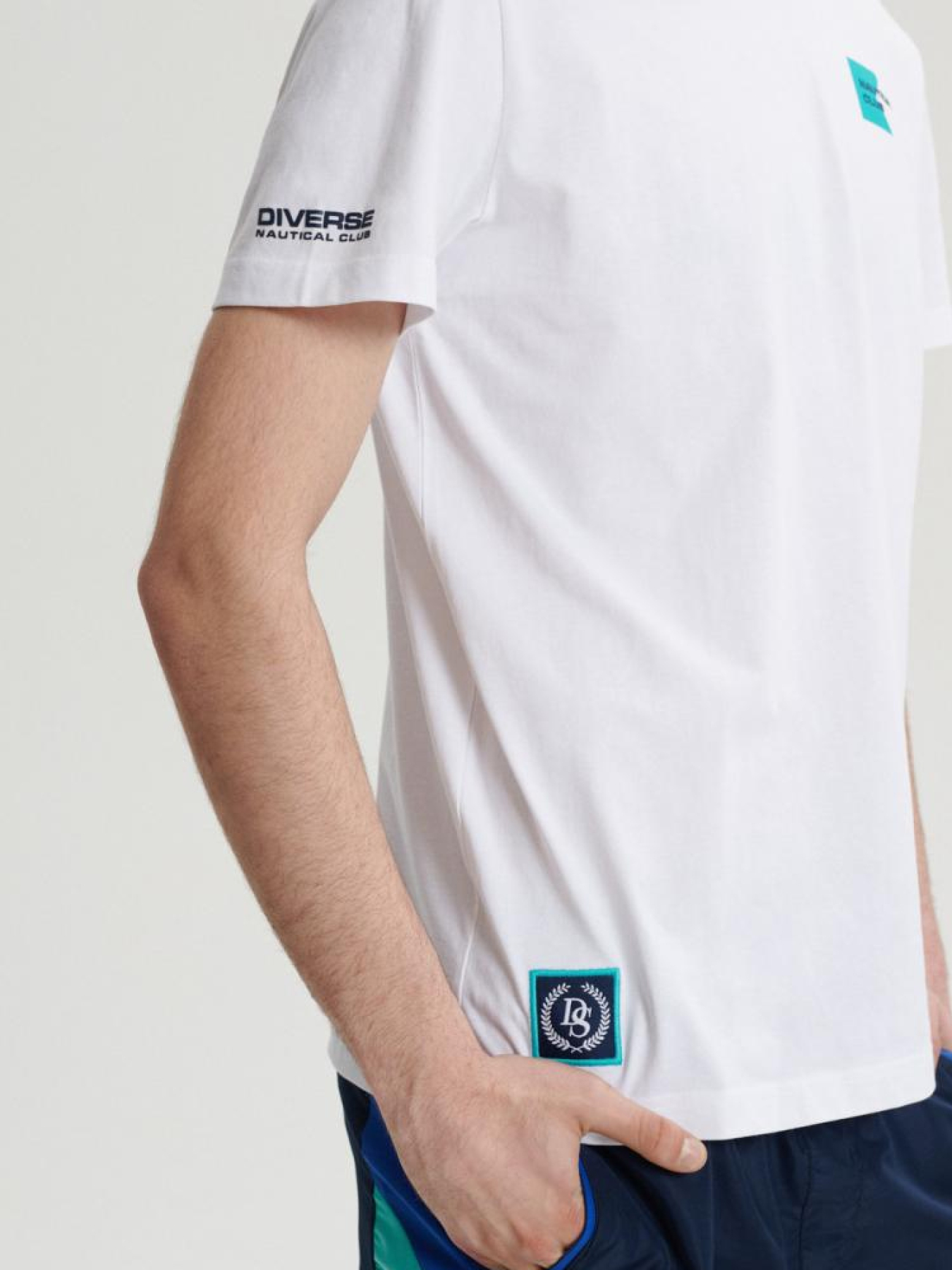 Футболка DIVERSE модель 10041907 Фото