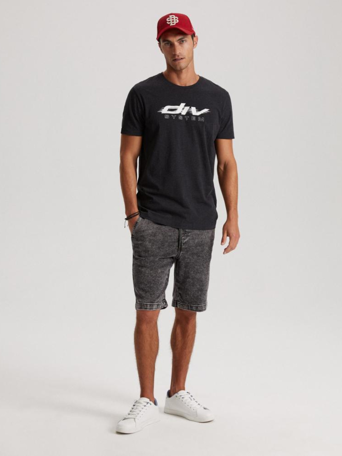 Шорти джинсові DIVERSE модель 10041828 Фото