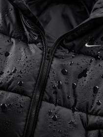 Зимняя куртка NIKE модель FZ5899.010 Фото