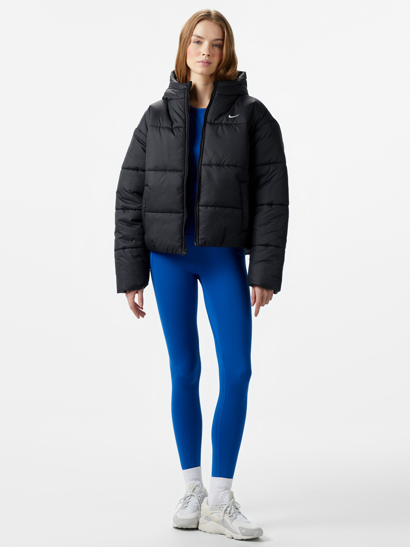 Зимняя куртка NIKE модель FZ5899.010 Фото