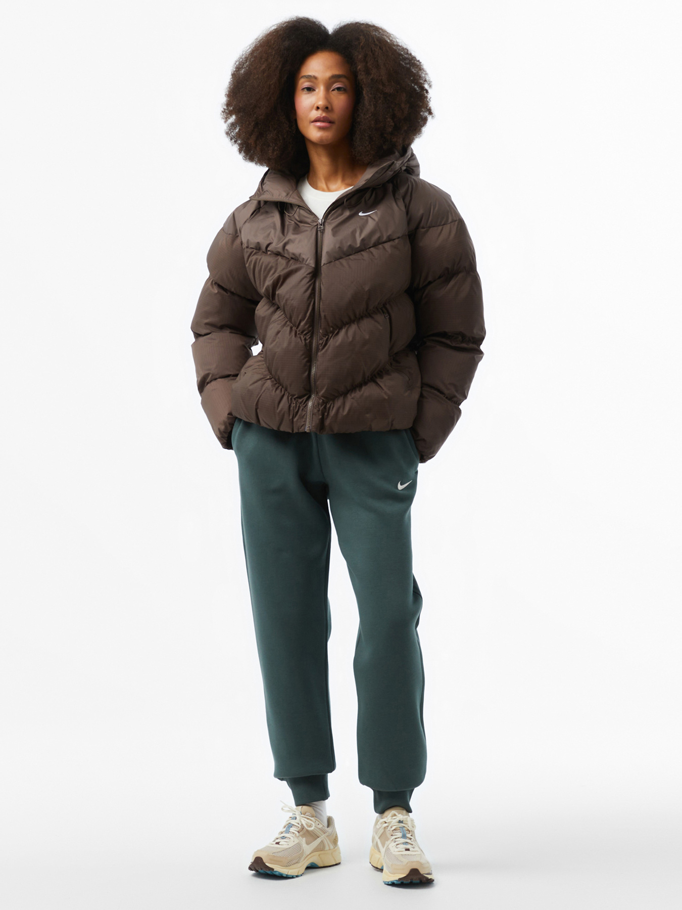 Зимняя куртка NIKE модель HF7865.004 Фото