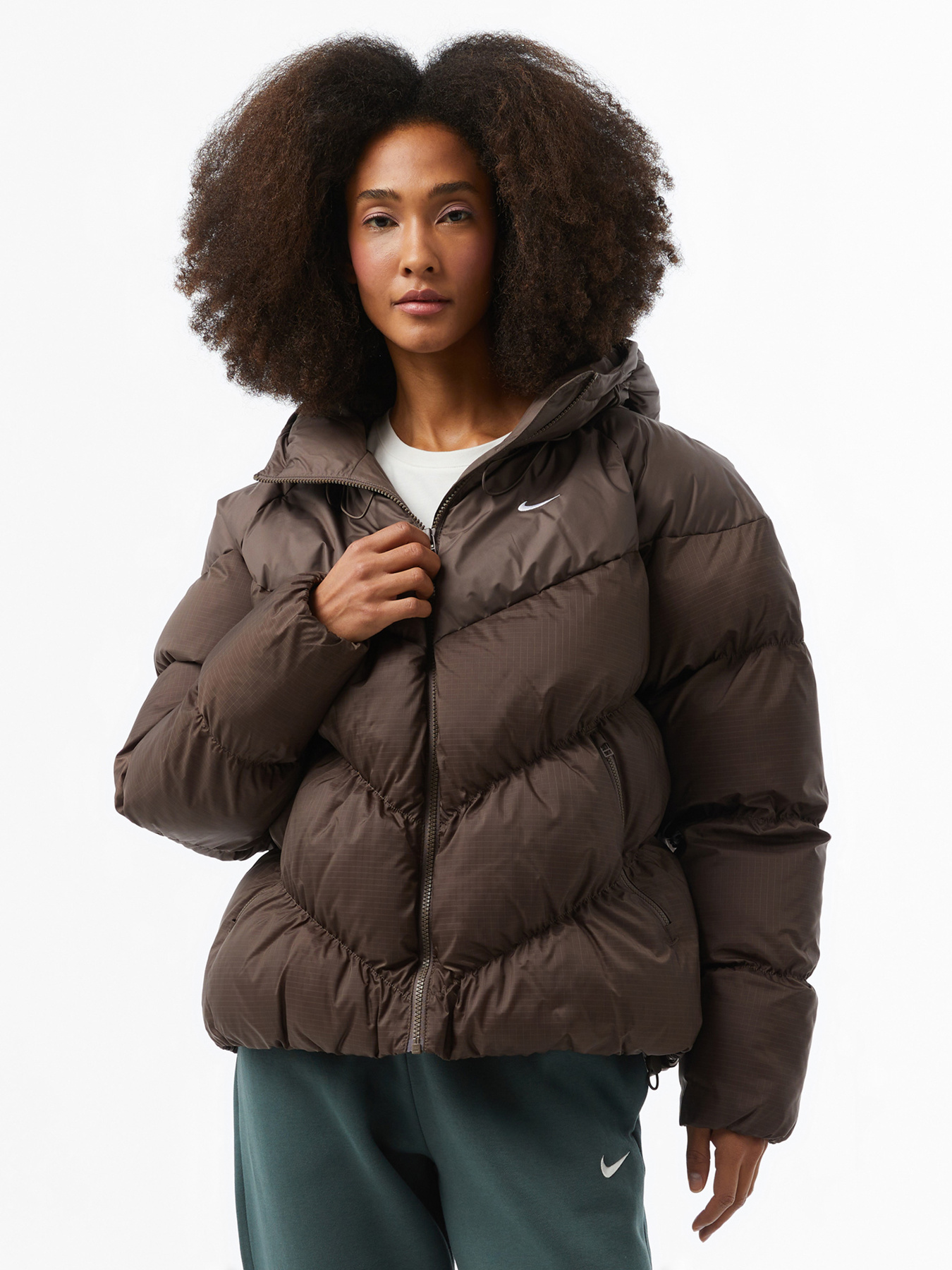 Зимняя куртка NIKE модель HF7865.004 Фото