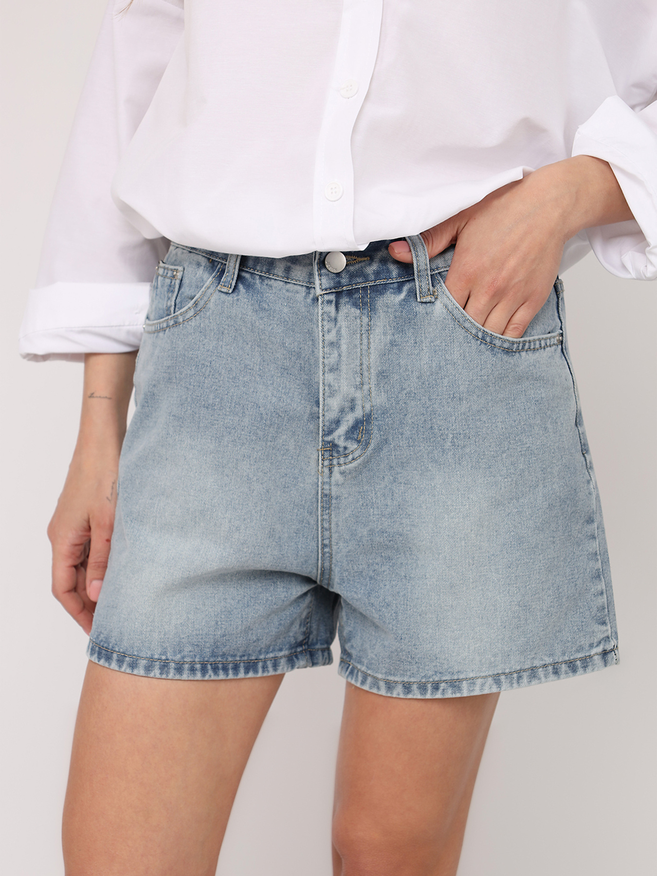 Шорты джинсовые YUKI модель ЦБ-00268464 Фото