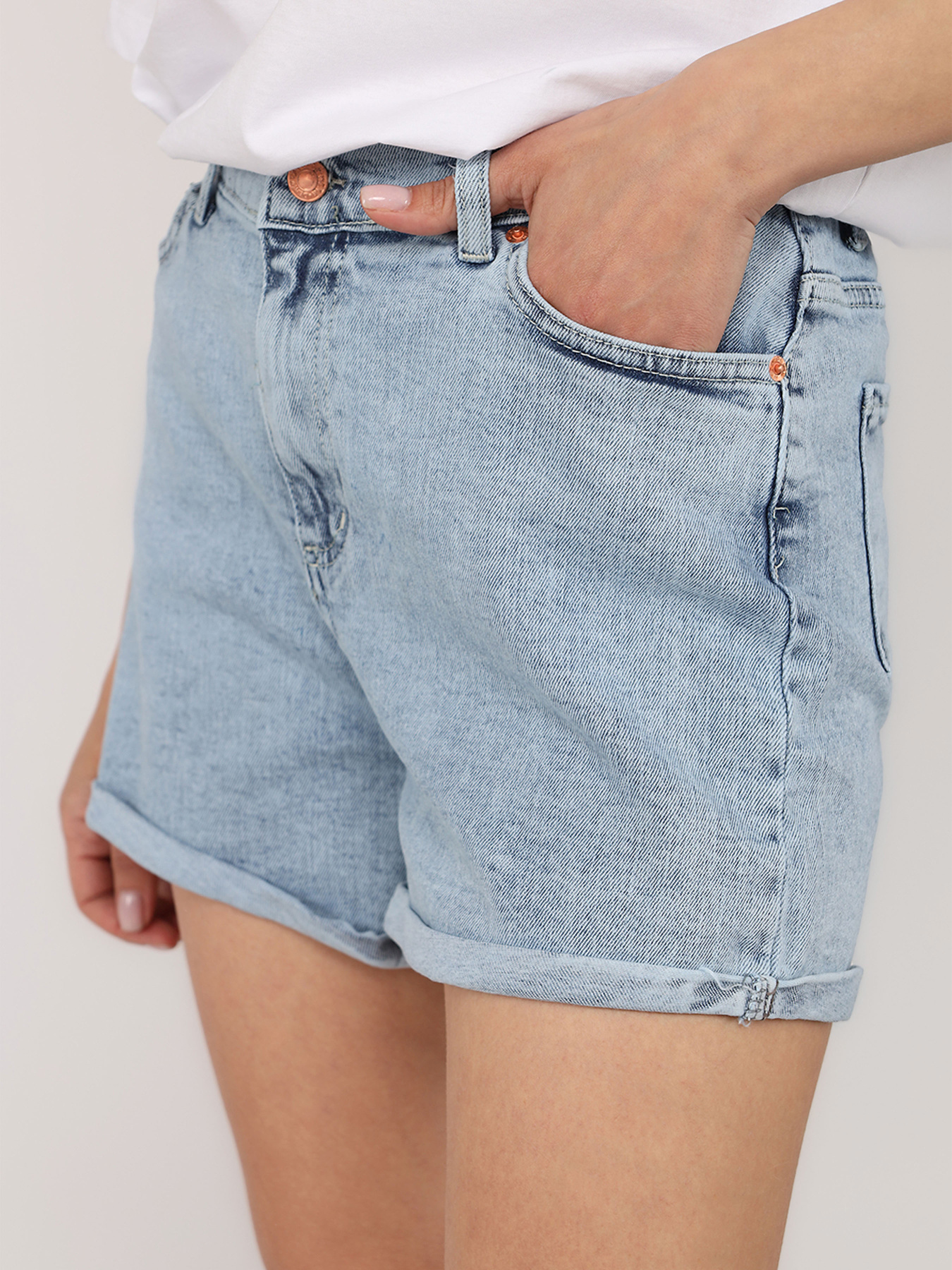 Джинсовые шорты YUKI модель ЦБ-00275295 Фото