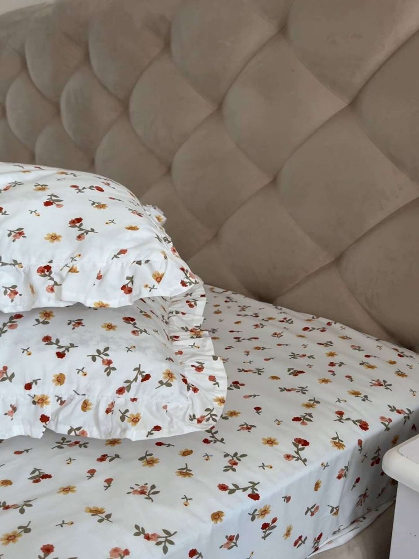 Комплект постельного белья из ткани ранфорс цветочный с рюшами. BedclozZzes модель 13467 Фото