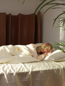 Комплект постільної білизни з тканини сатин молочний з шоколадним кантом BedclozZzes модель 12341 Фото