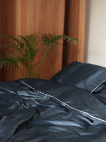 Комплект постільної білизни з тканини сатин індіго з білим кантом BedclozZzes модель 12344 Фото