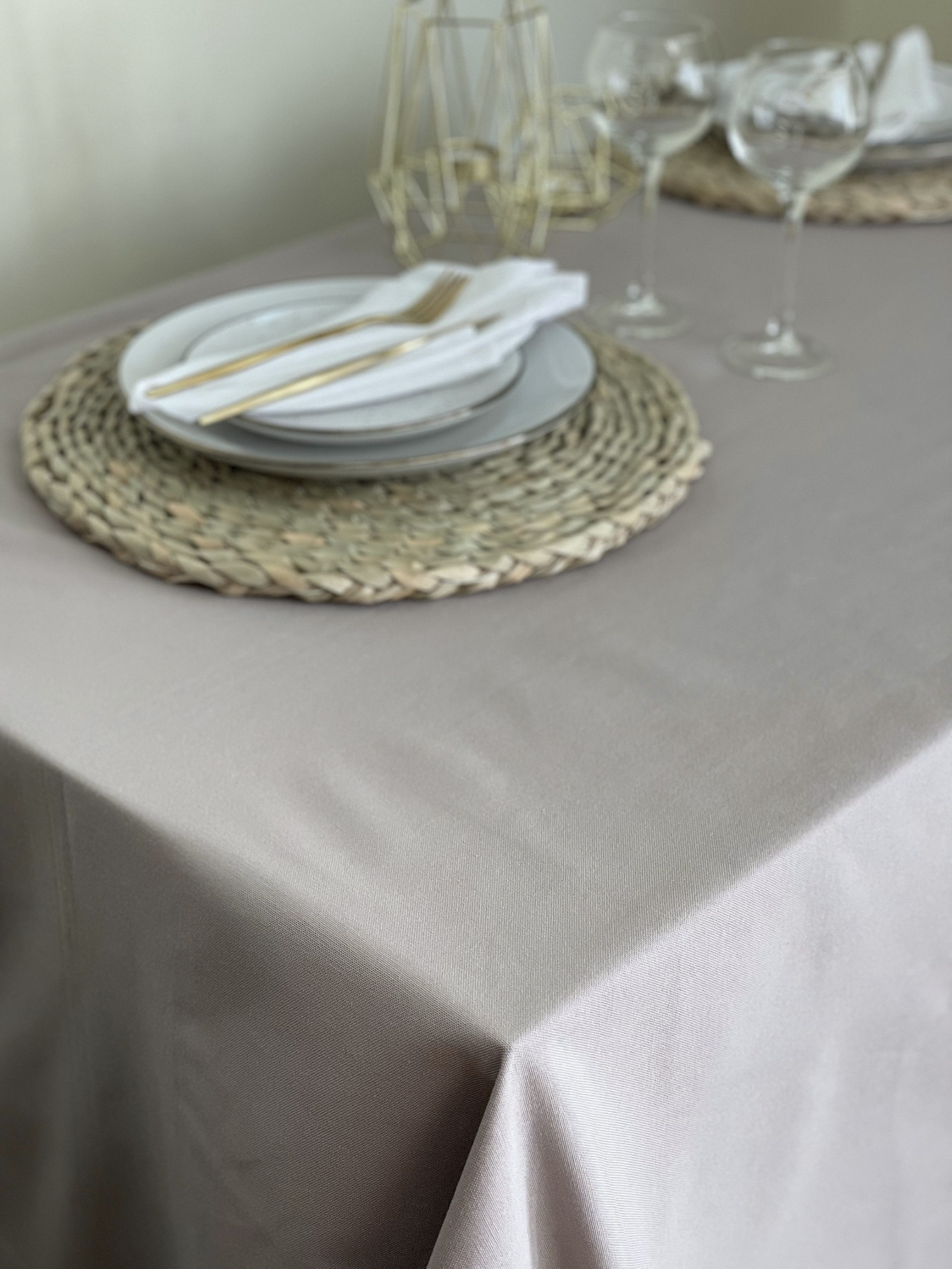 Скатертина столова із брудо- та водовідштовхувальною дією сірого кольору однотонна Ecotton модель 23132 Фото