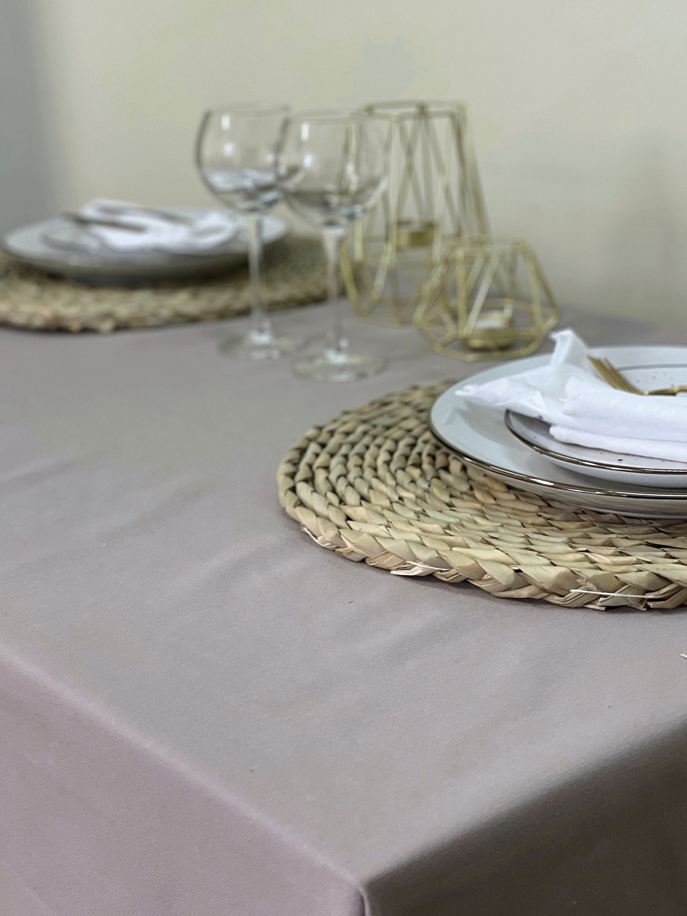 Скатертина столова із брудо- та водовідштовхувальною дією сірого кольору однотонна Ecotton модель 23132 Фото