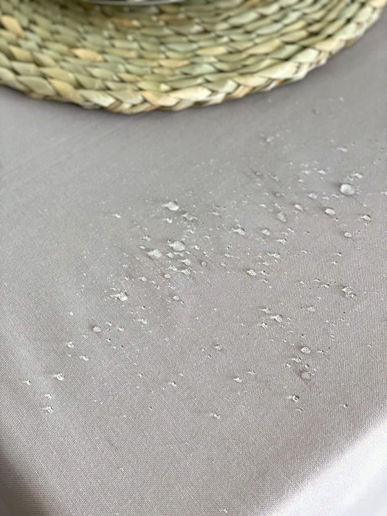 Скатертина столова із брудо- та водовідштовхувальною дією сірого кольору однотонна Ecotton модель 23132 Скатертина столова із брудо- та водовідштовхувальною дією сірого кольору однотонна Ecotton модель 23132 Фото