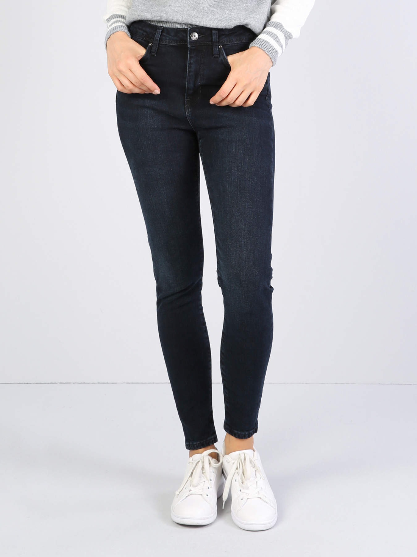 Скинни джинсы Colin’s модель CL1040324_q1.v1_DN07229 Скинни джинсы Colin’s модель CL1040324_q1.v1_DN07229 Фото