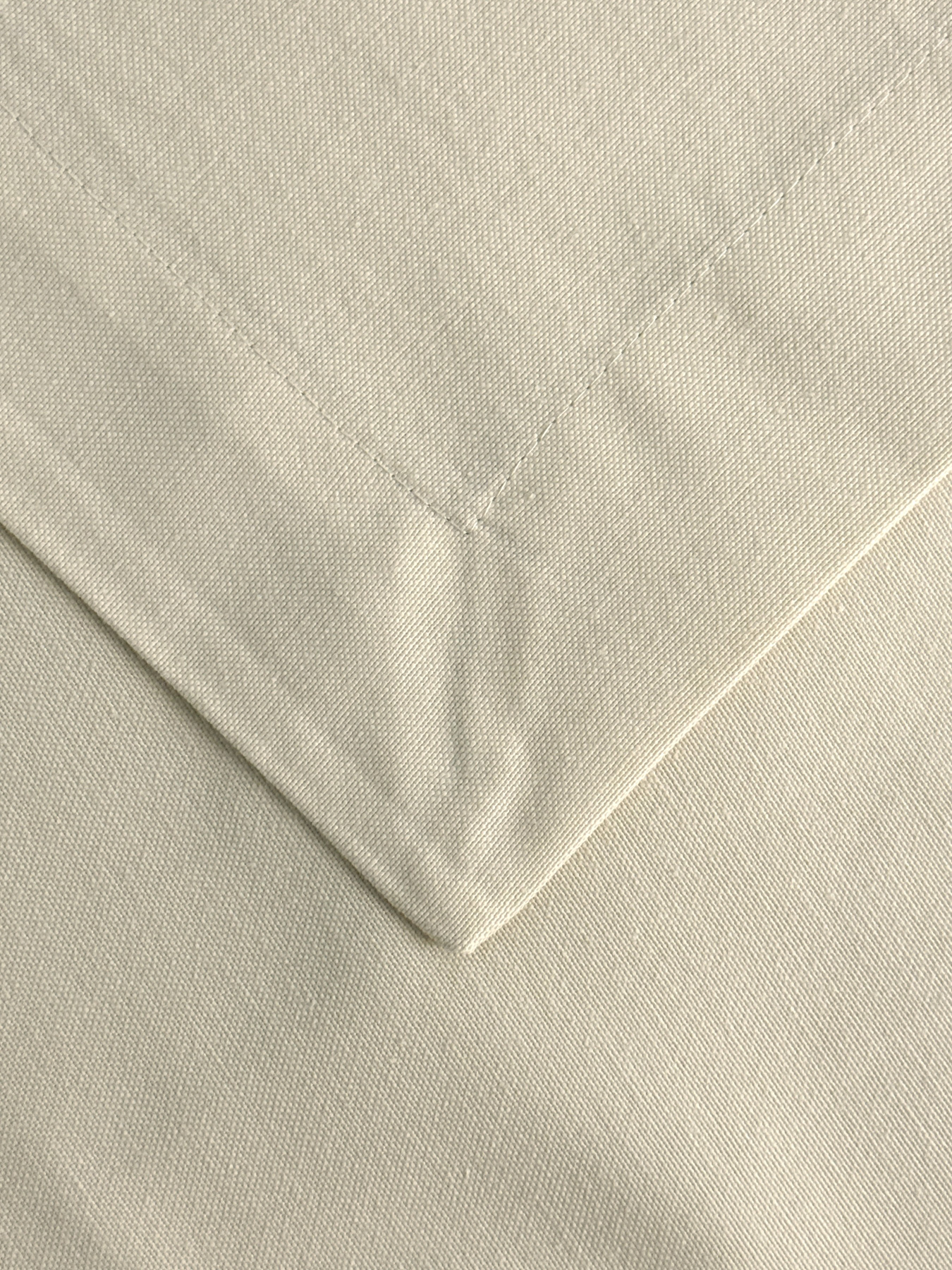 Скатертина столова із брудо- та водовідштовхувальною дією молочного кольору однотонна Ecotton модель 24030 Скатертина столова із брудо- та водовідштовхувальною дією молочного кольору однотонна Ecotton модель 24030 Фото